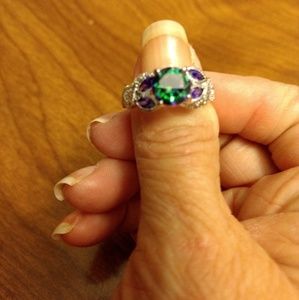 Brand new ladies luxury multicolored ring